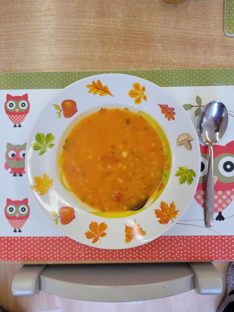 krémová z červených paprik s bulgurem