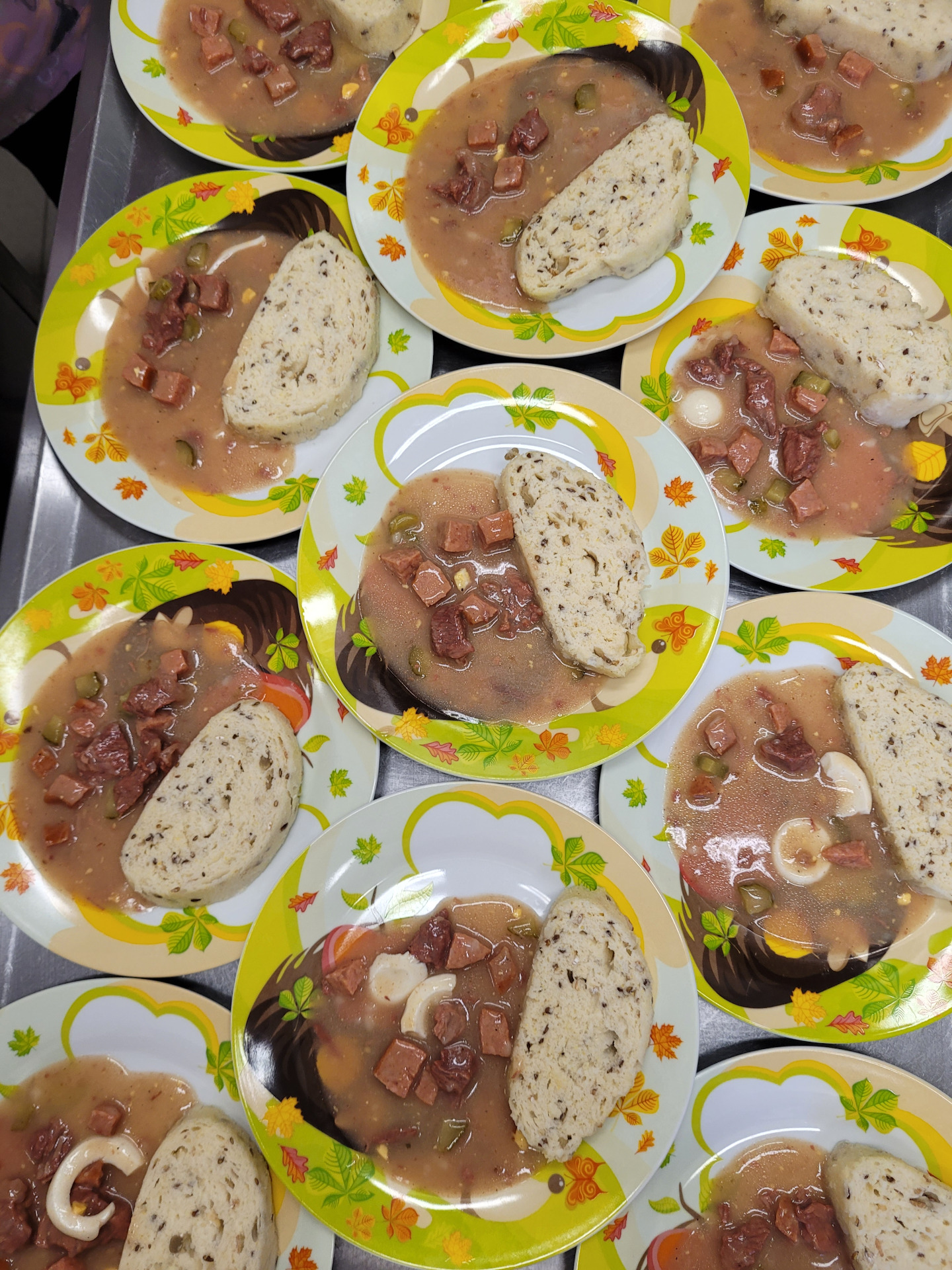 Španělský "rozlítaný" ptáček s celozrnným knedlíkem